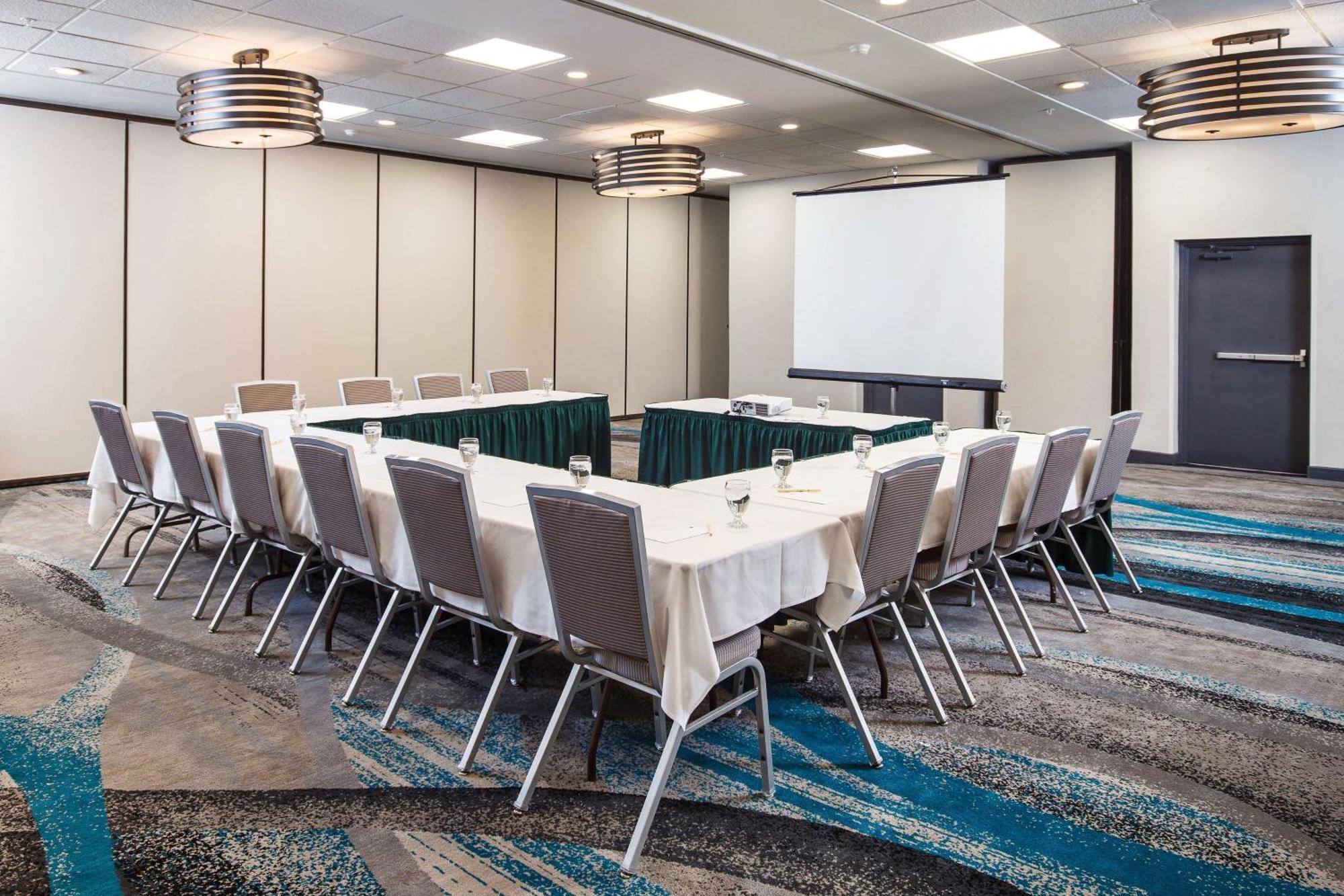 DoubleTree by Hilton Neenah Buitenkant foto