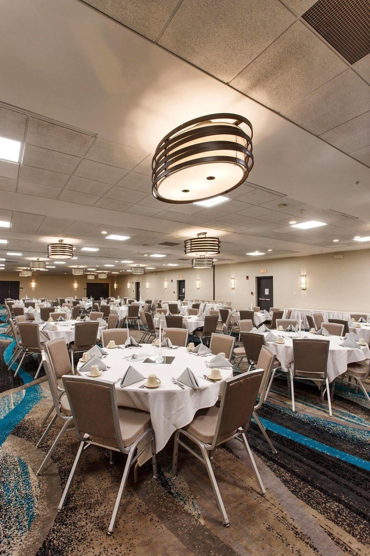 DoubleTree by Hilton Neenah Buitenkant foto