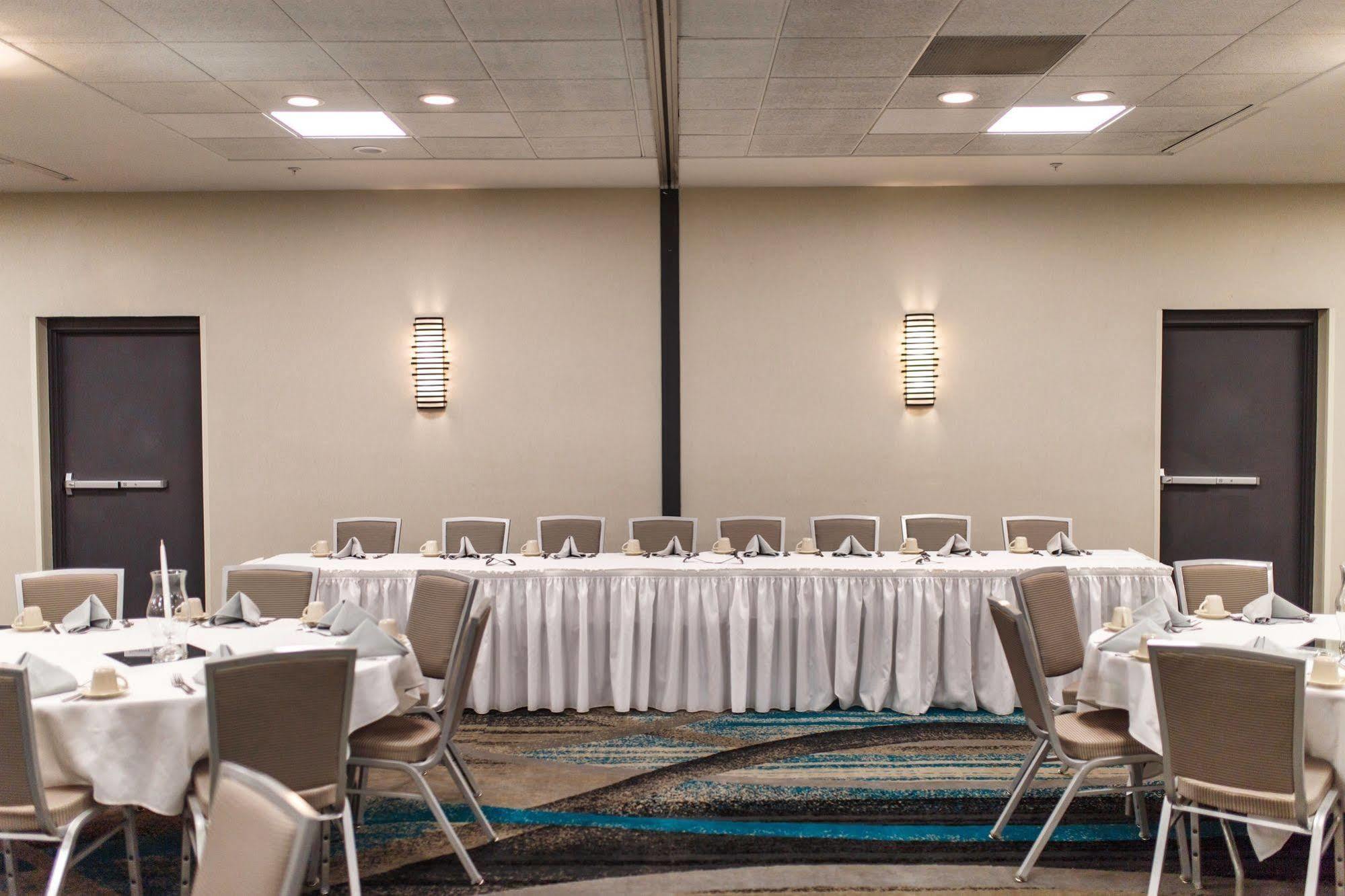 DoubleTree by Hilton Neenah Buitenkant foto